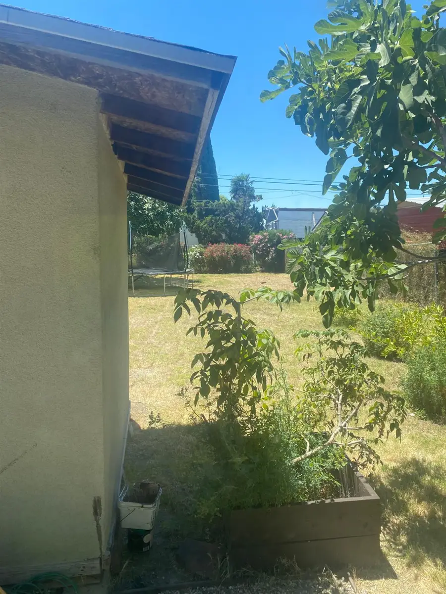 3011 Anne Street, Stockton, CA 95206 - #2