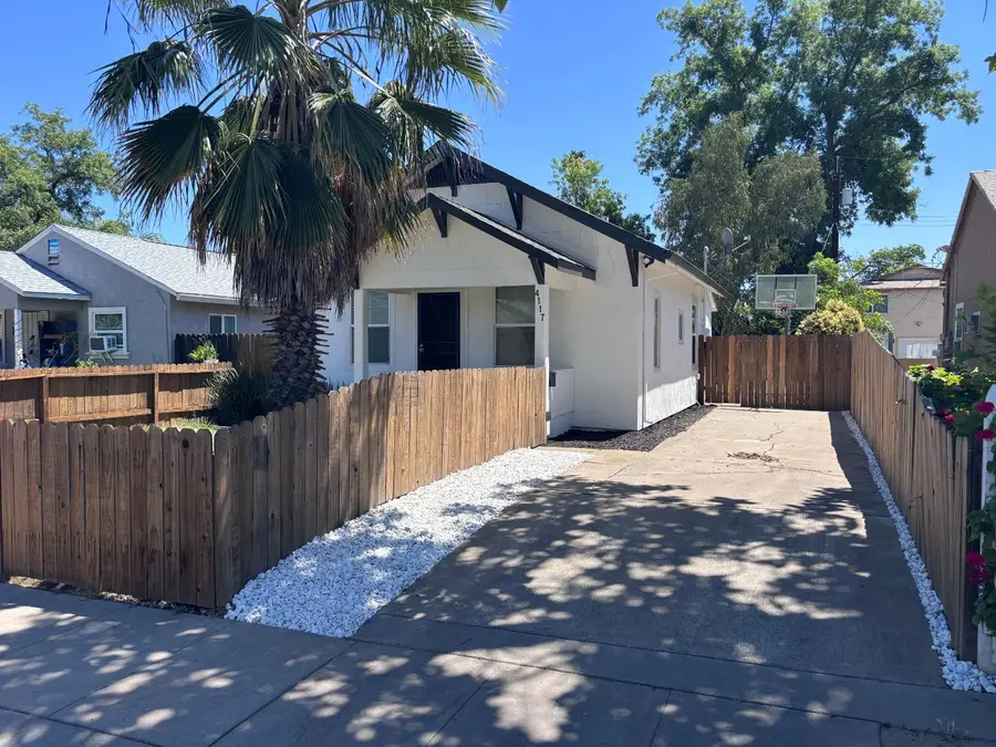 4117 34th Street, Sacramento, CA 95820 - #2