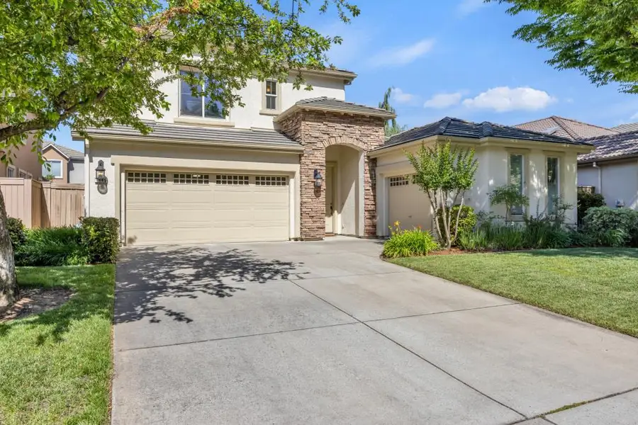 1046 Smith Way, Folsom, CA 95630 - #2
