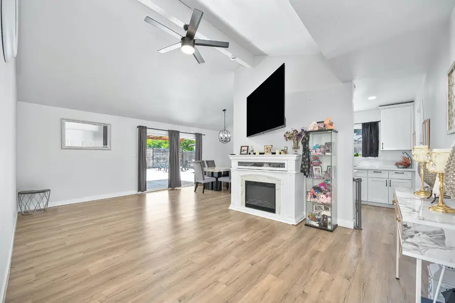384 Du Bois Avenue, Sacramento, CA 95838 - #3
