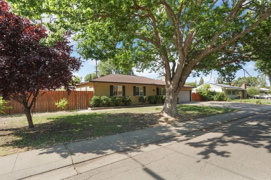 21 W Mayfair Avenue, Stockton, CA 95207 - #3