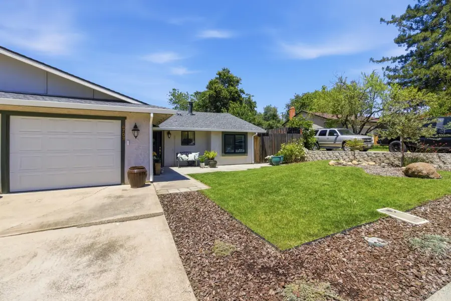 6703 Admiral Avenue, Fair Oaks, CA 95628 - #3