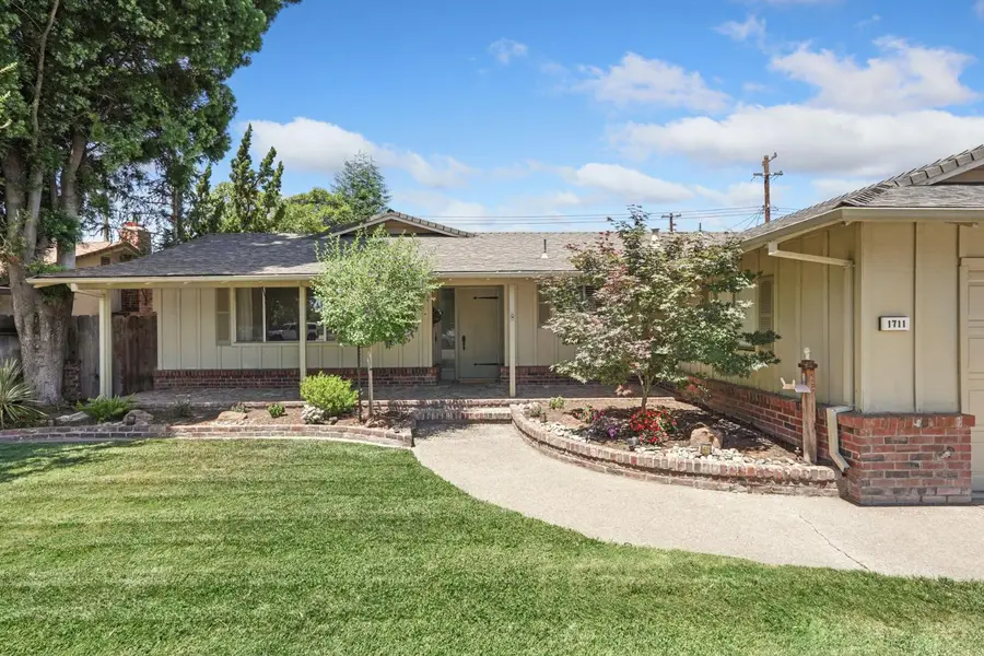1711 W Tokay Street, Lodi, CA 95242 - #3