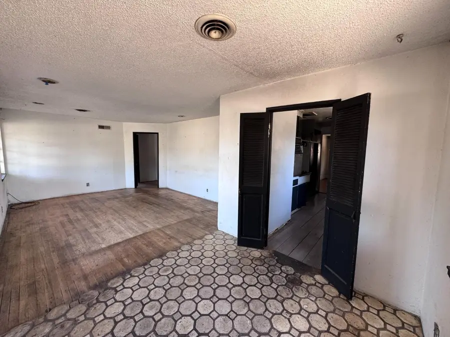 3324 Moon Avenue, Stockton, CA 95204 - #3