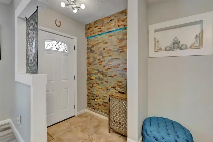 370 Pine Way, Yuba City, CA 95991 - #2