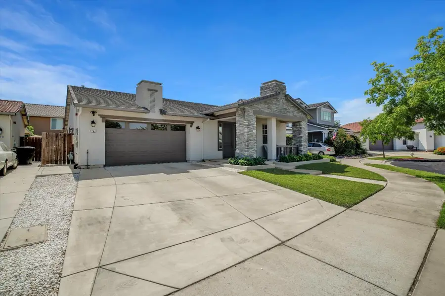 1244 Bluegrass Court, Oakdale, CA 95361 - #2