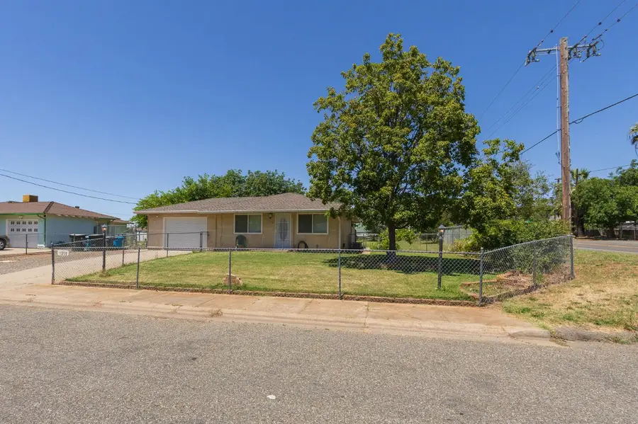1208 Feather Avenue, Oroville, CA 95965 - #2