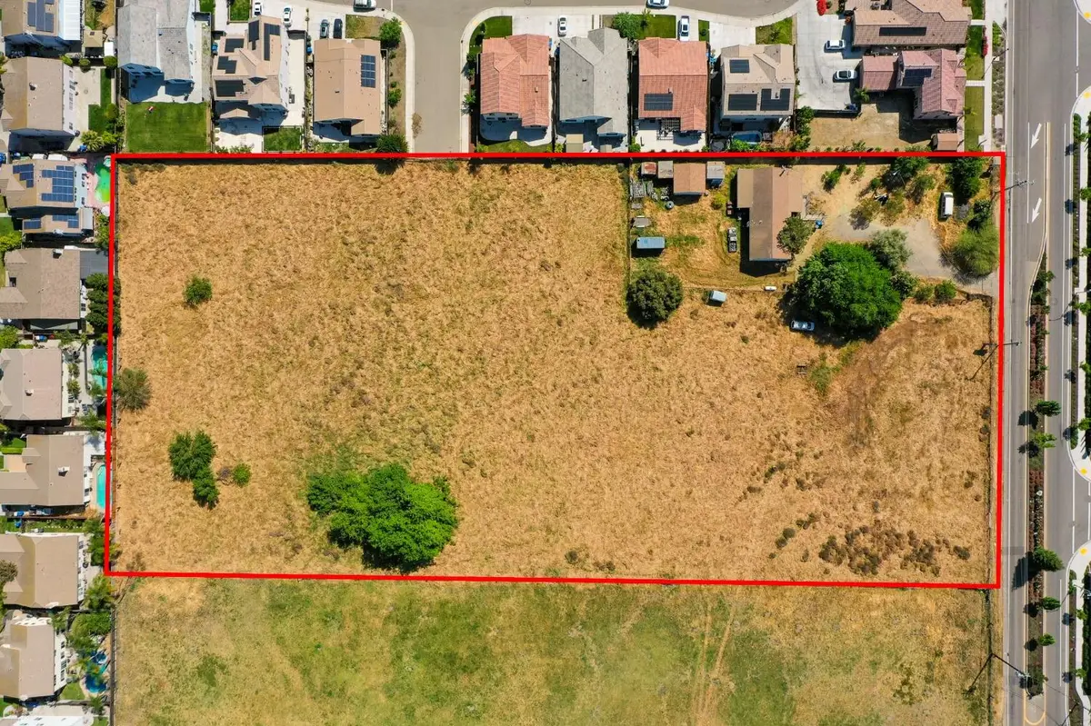 1957 W Woodward Avenue, Manteca, CA 95337 - #1