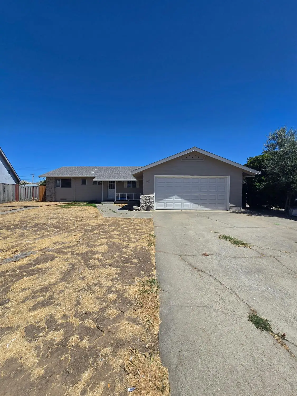 7233 Lindale Drive, Sacramento, CA 95828 - #1