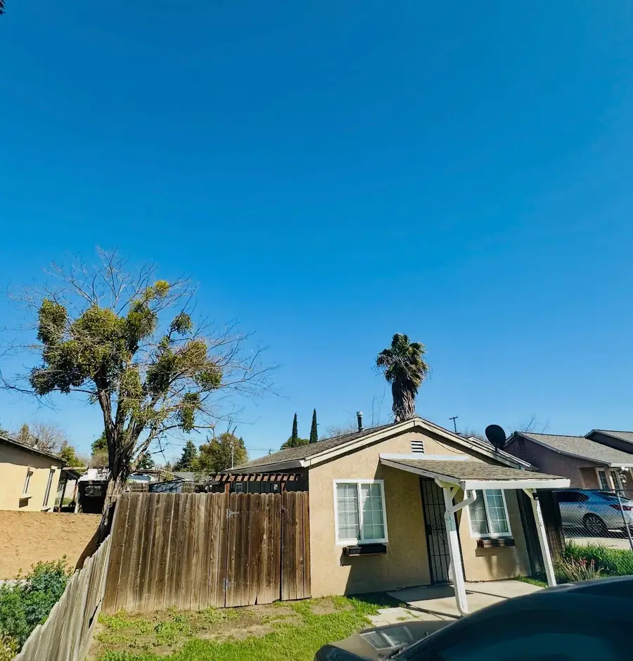 520 D Street, Waterford, CA 95386 - #2