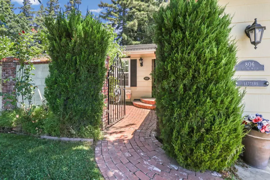 806 S Mills Avenue, Lodi, CA 95242 - #2