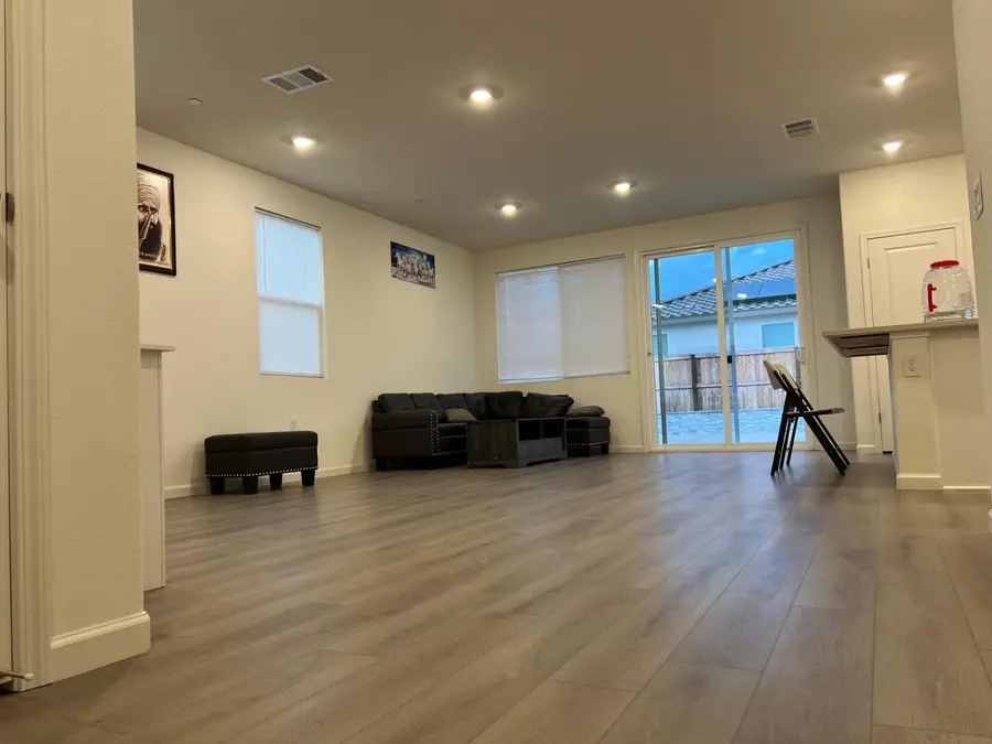 1808 Apiary Way, Hughson, CA 95326 - #3