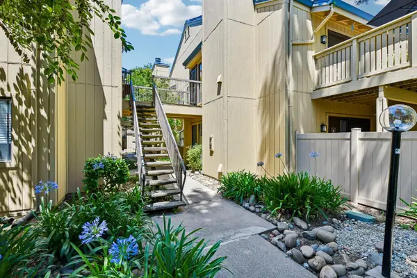 2280 Hurley Way #48, Sacramento, CA 95825