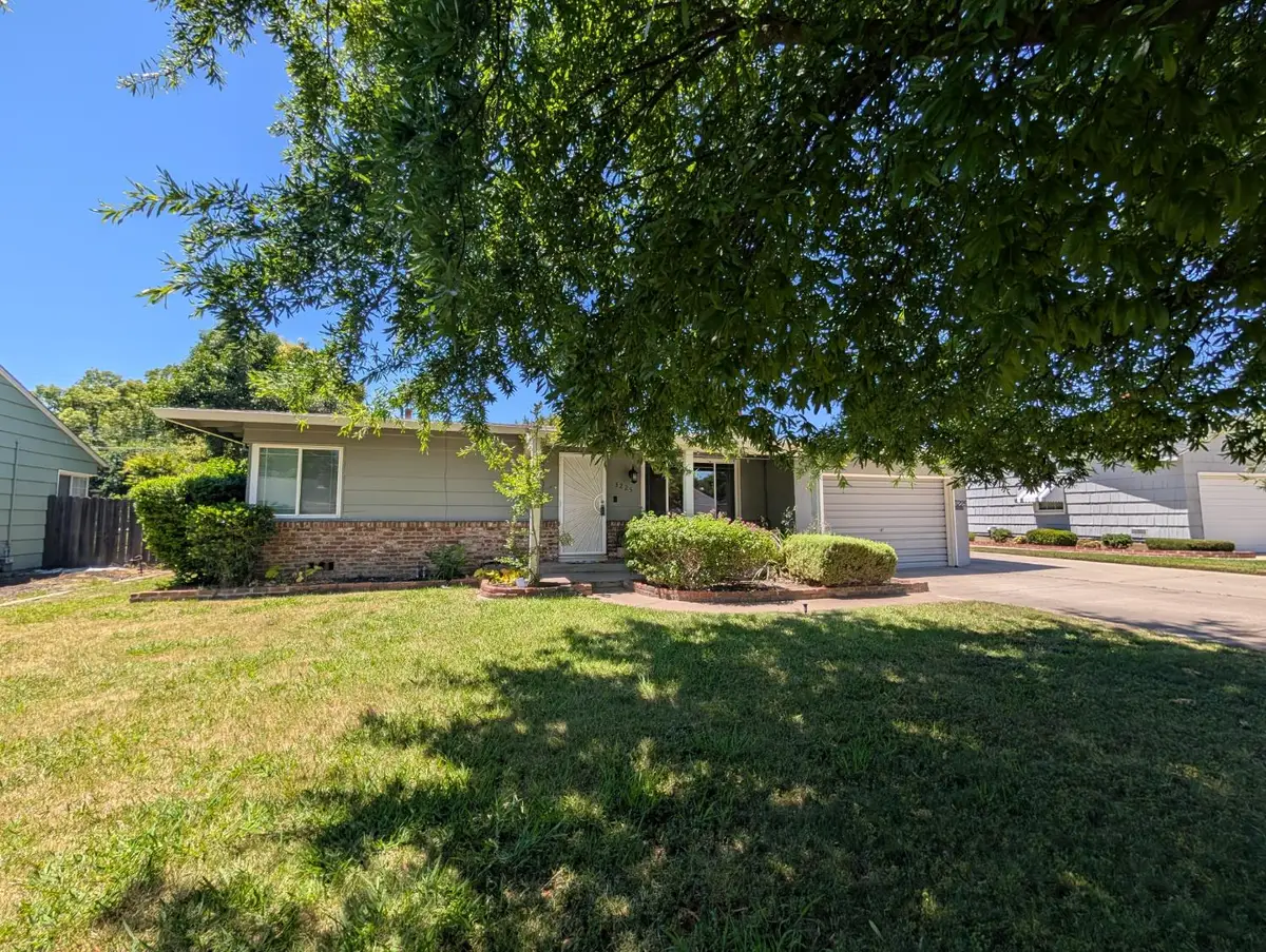 3225 Kentfield Drive, Sacramento, CA 95821 - #1