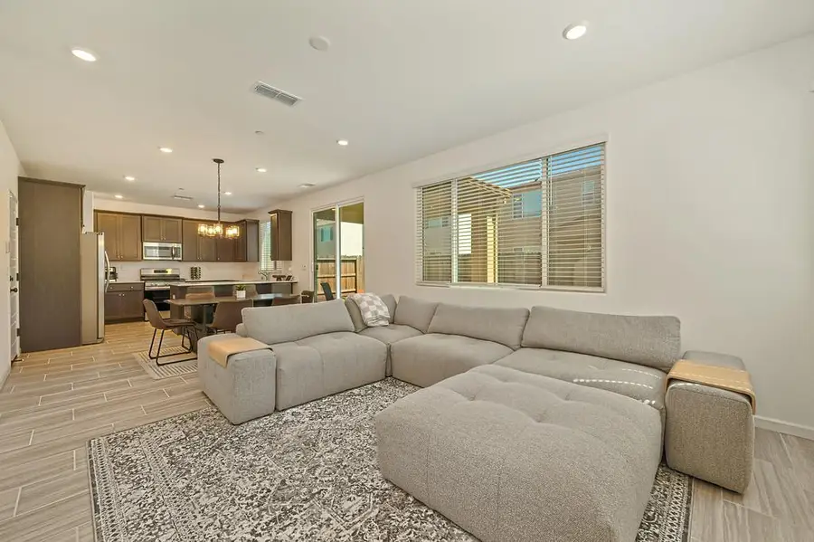 8858 Charrington Way, Sacramento, CA 95829 - #3