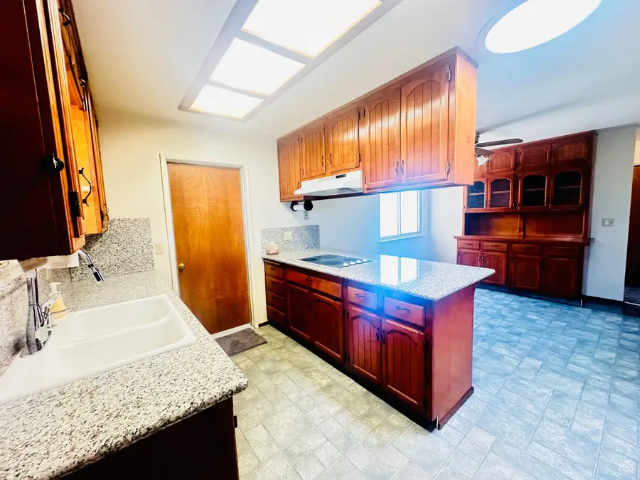 1633 Walnut, Escalon, CA 95320 - #3