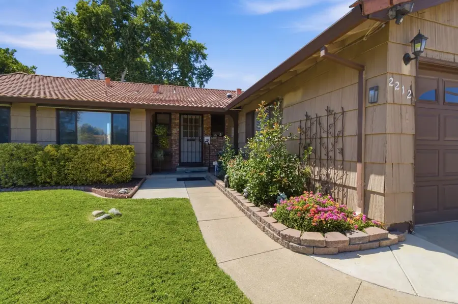 2212 Alegre Court, Rancho Cordova, CA 95670 - #3