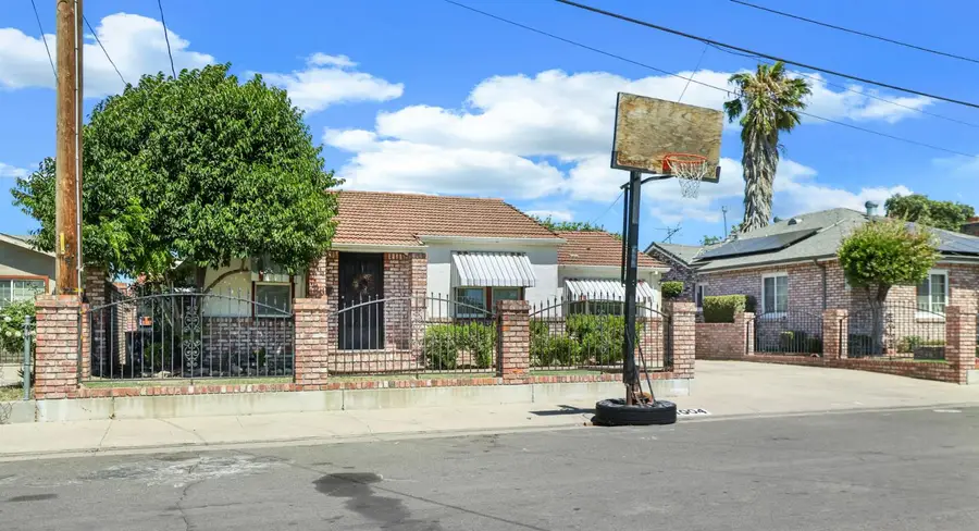 1004 S Shasta Avenue, Stockton, CA 95205 - #3