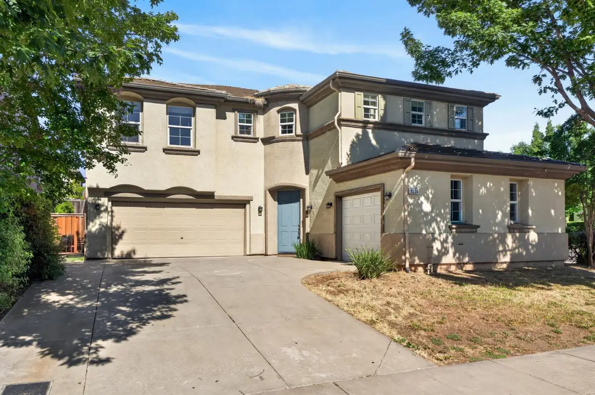 9234 Rushing Creek Way, Elk Grove, CA 95624 - #1