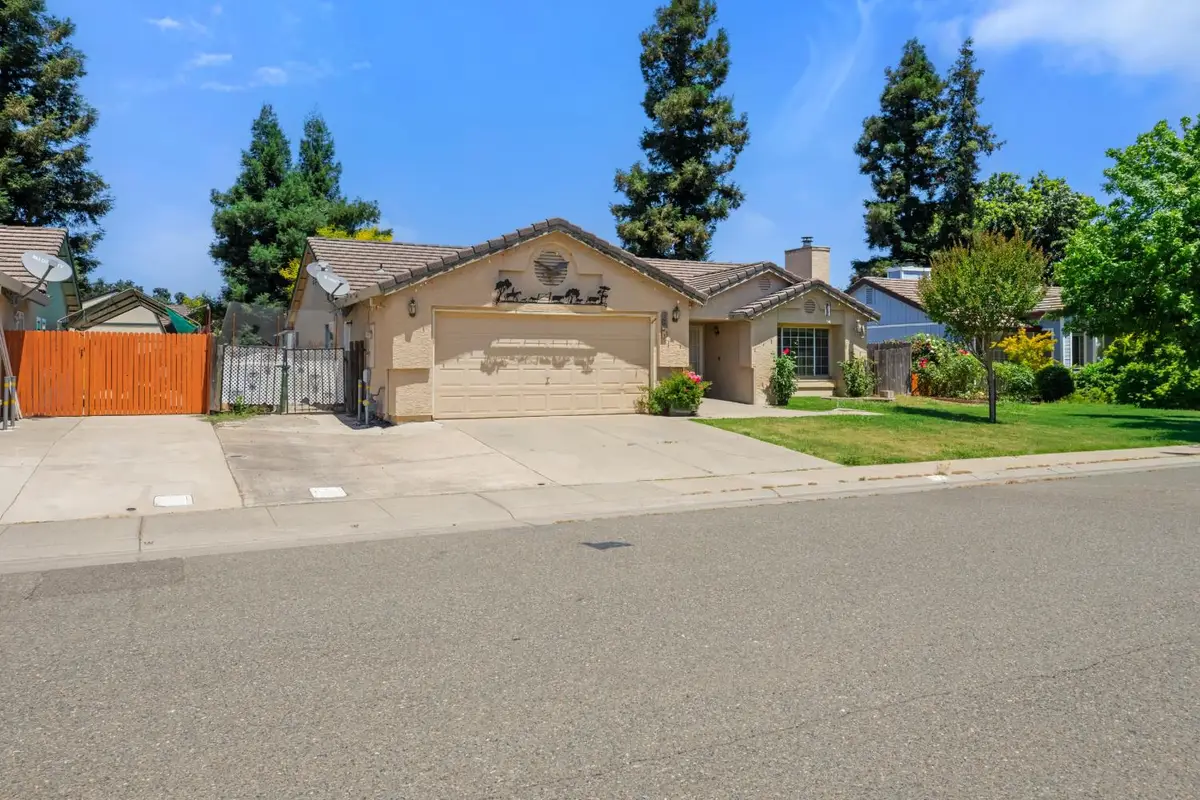 877 Retriever Way, Galt, CA 95632 - #1