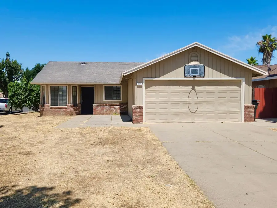 700 Lacross Court, Modesto, CA 95351 - #2