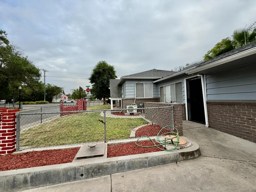 2201 Edgewater Road, Sacramento, CA 95815 - #3