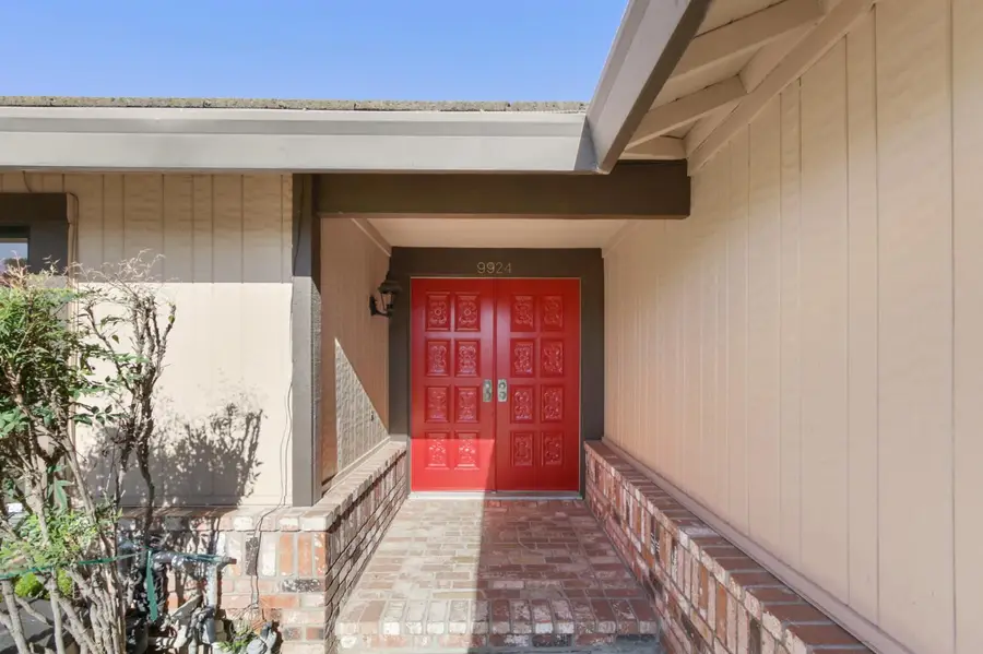 9924 Meadow Oak Circle, Elk Grove, CA 95624 - #2