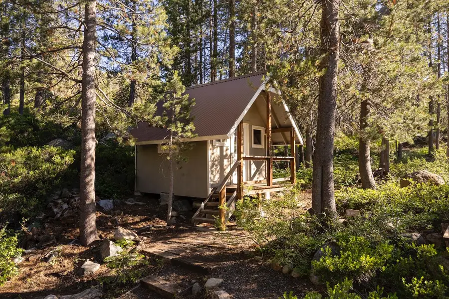 125 S Yuba Drive, Soda Springs, CA 95728 - #3