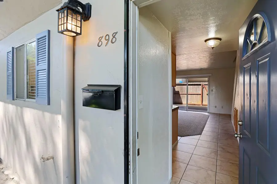 898 Rutledge Dr, Lodi, CA 95242 - #2