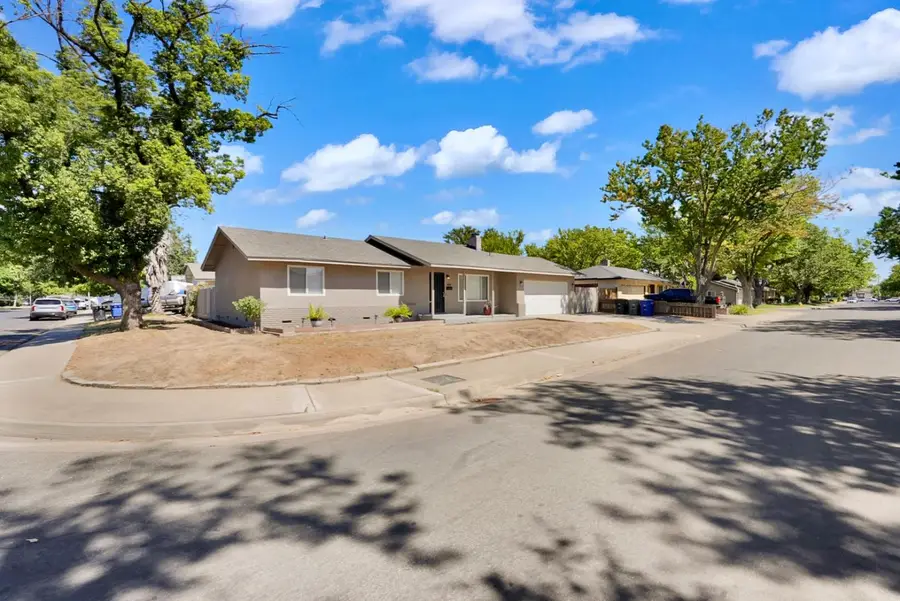 3104 Pembroke Drive, Modesto, CA 95350 - #3