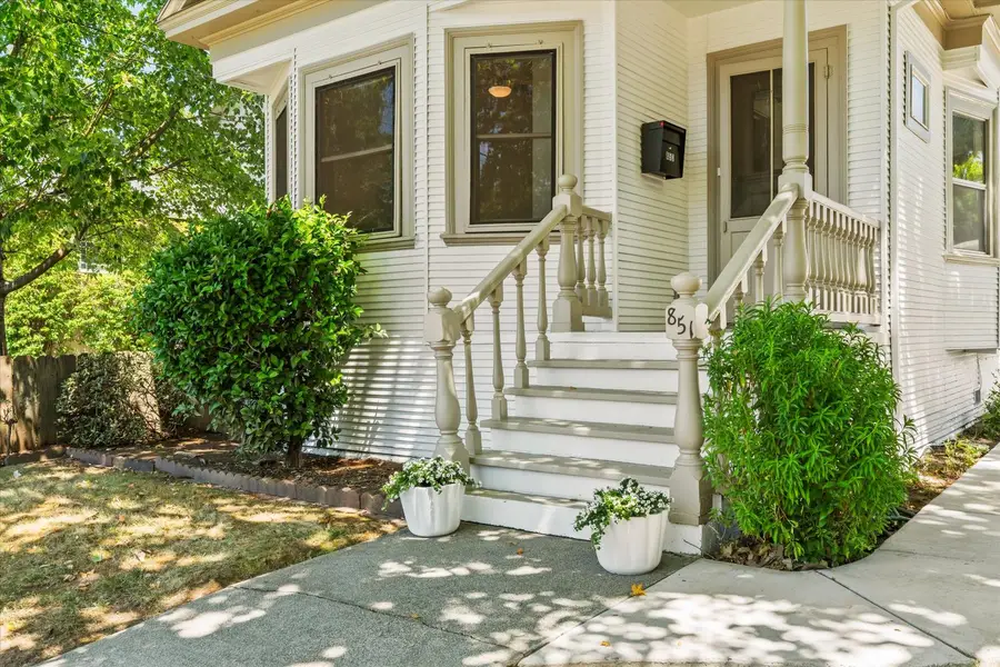 851 38th Street, Sacramento, CA 95816 - #2