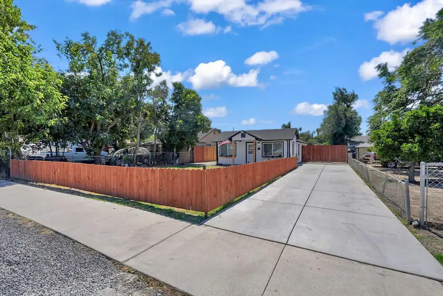 413 Empire Avenue, Modesto, CA 95354 - #2