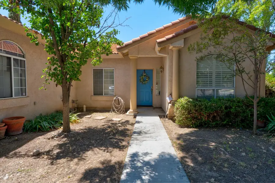 385 N 1st Street, Los Banos, CA 93635 - #2