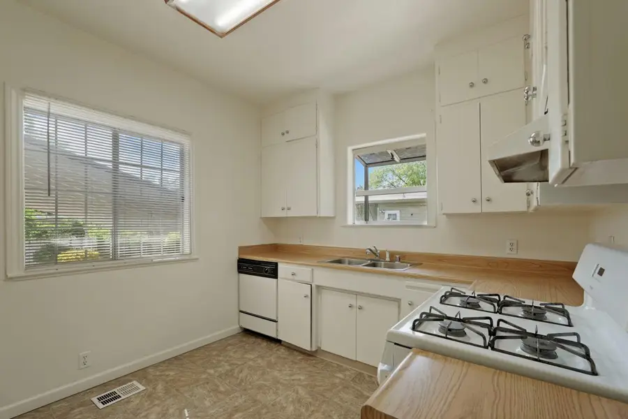3134 N Sutter, Stockton, CA 95204 - #3