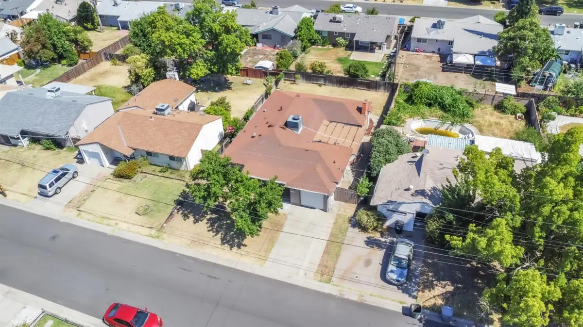 2047 Edwin Way, Sacramento, CA 95825 - #1