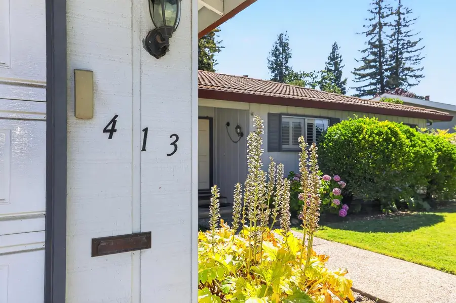 413 W Southwood Drive, Woodland, CA 95695 - #3