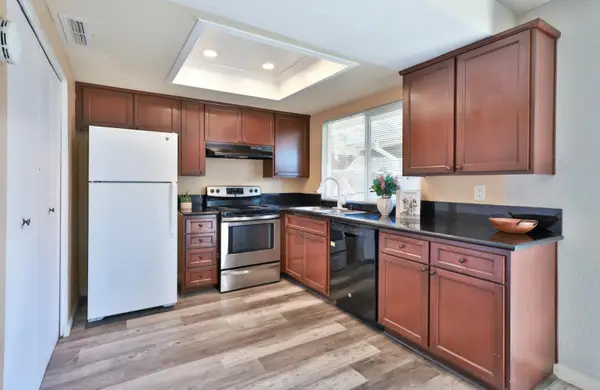 5427 Olympic Way, Sacramento, CA 95842