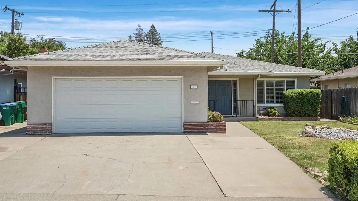 8 W Cambridge Drive, Lodi, CA 95242 - #1