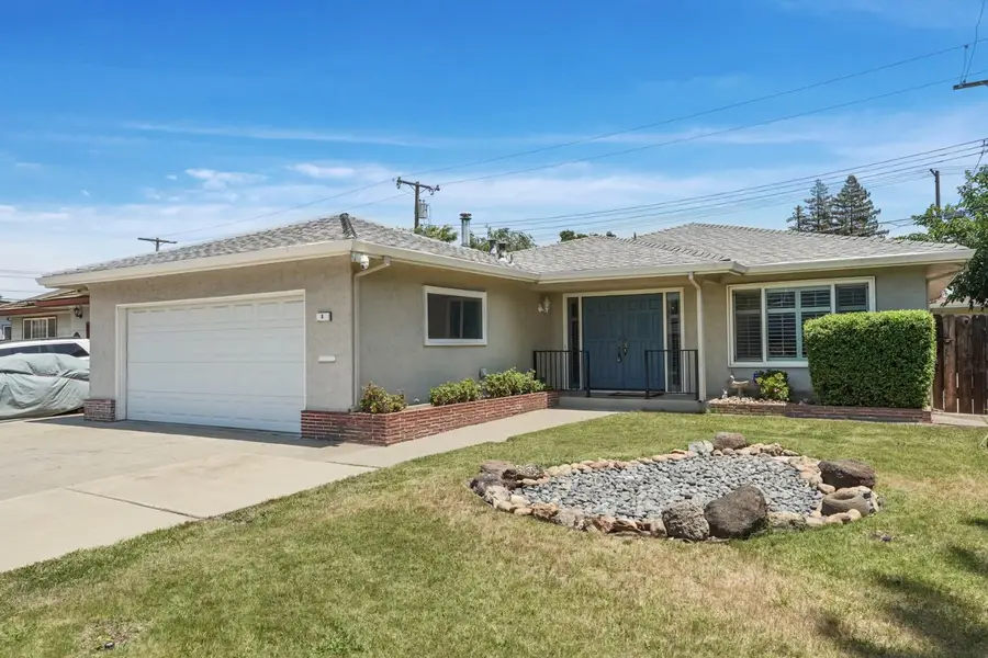 8 W Cambridge Drive, Lodi, CA 95242 - #3