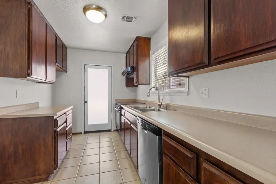 7755 Castle Rock Way, Sacramento, CA 95828 - #3