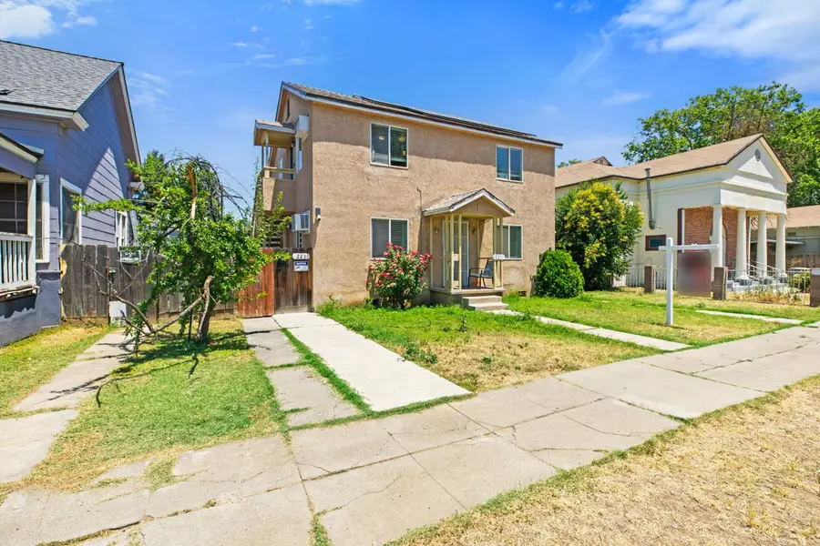 221 W 20th Street, Merced, CA 95340 - #3