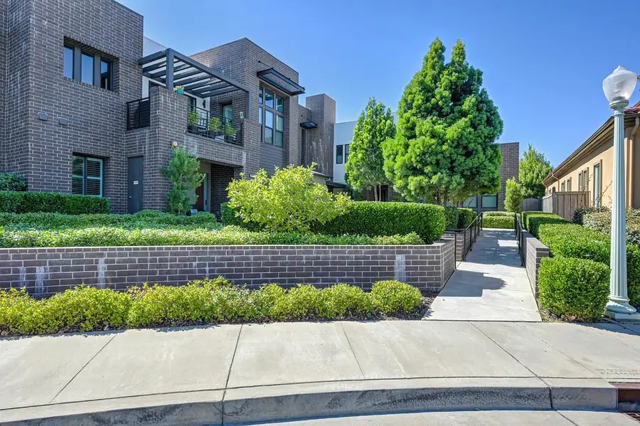 3231 Mckinley Village Way, Sacramento, CA 95816 - #2