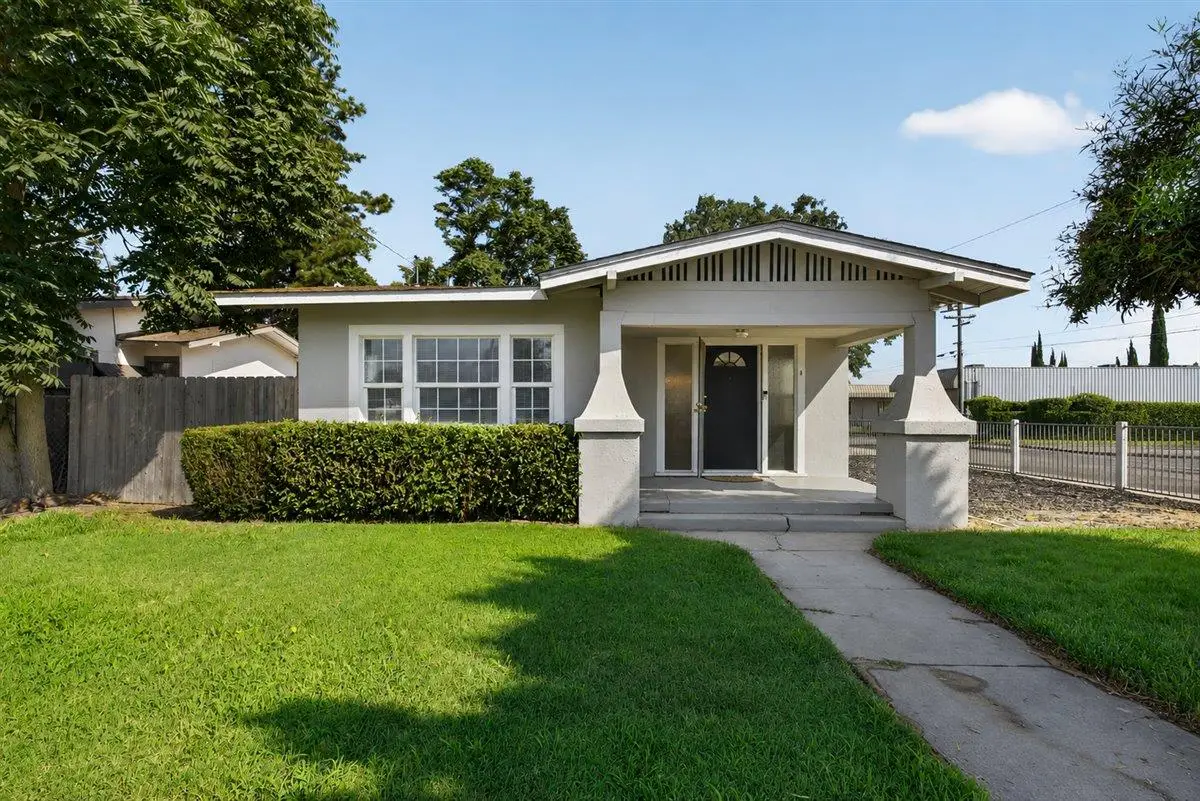 530 E G Street, Oakdale, CA 95361 - #1
