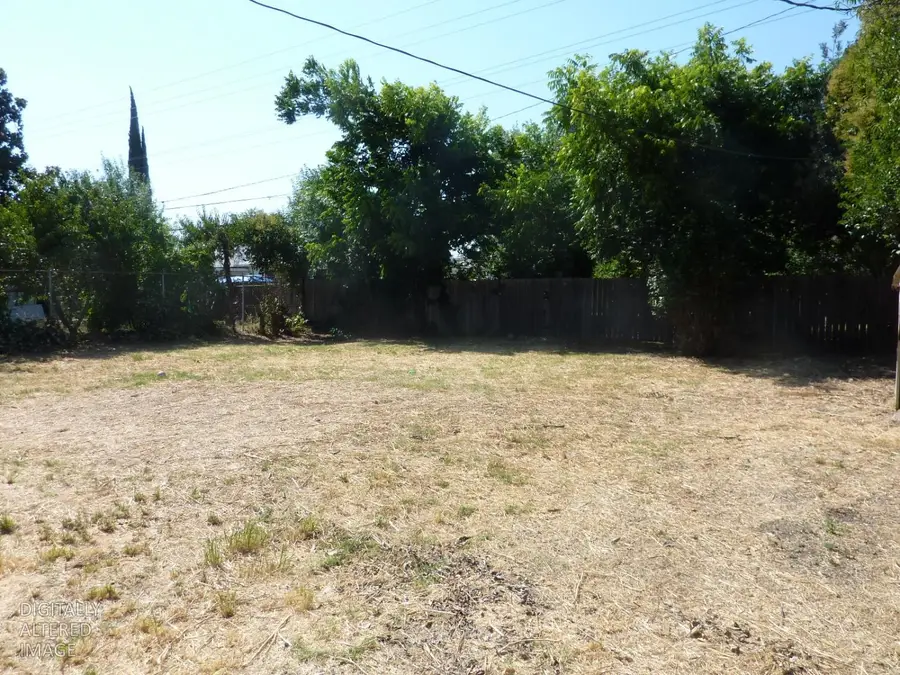 2817 W Alpine Avenue, Stockton, CA 95204 - #3