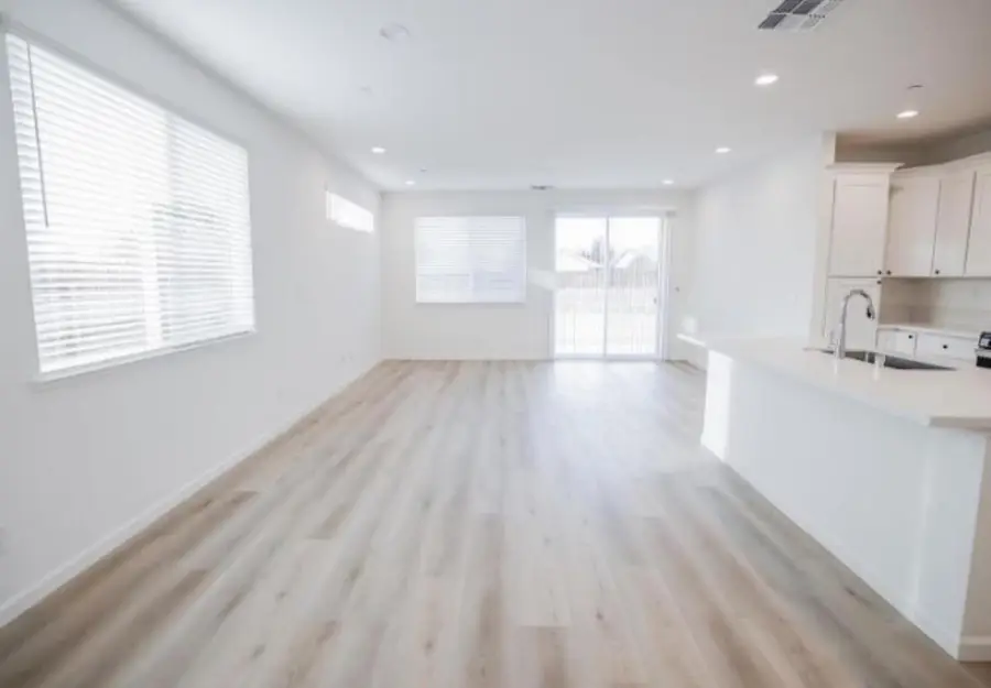 543 Fox Hunt Way, Rio Linda, CA 95673 - #3