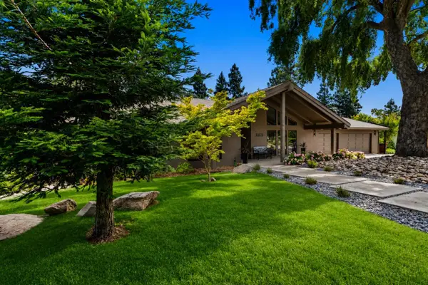 11401 Valley Oak Drive, Oakdale, CA 95361