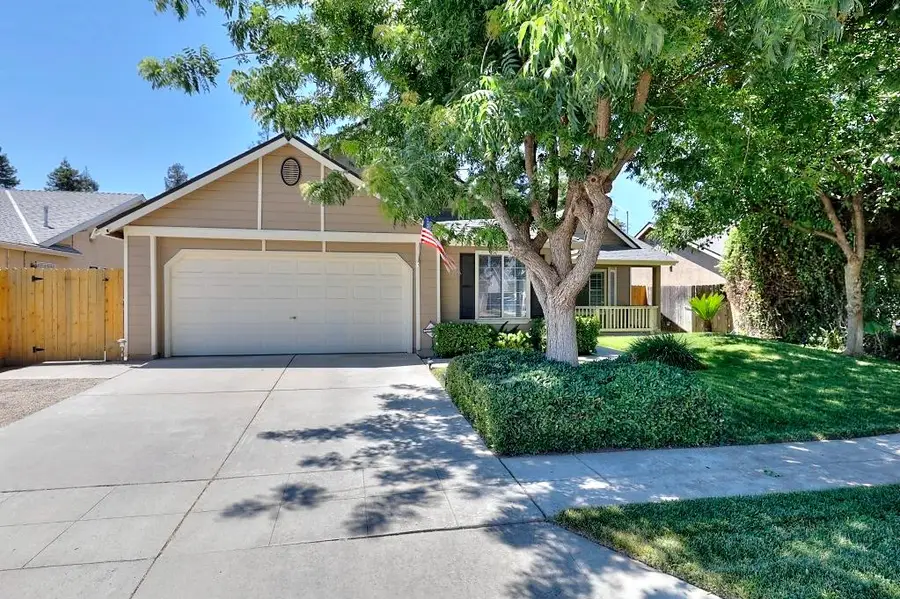 5659 W Menlo Avenue, Fresno, CA 93722 - #2