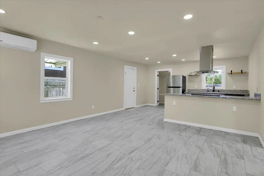 5018 Western Avenue, Olivehurst, CA 95961 - #2