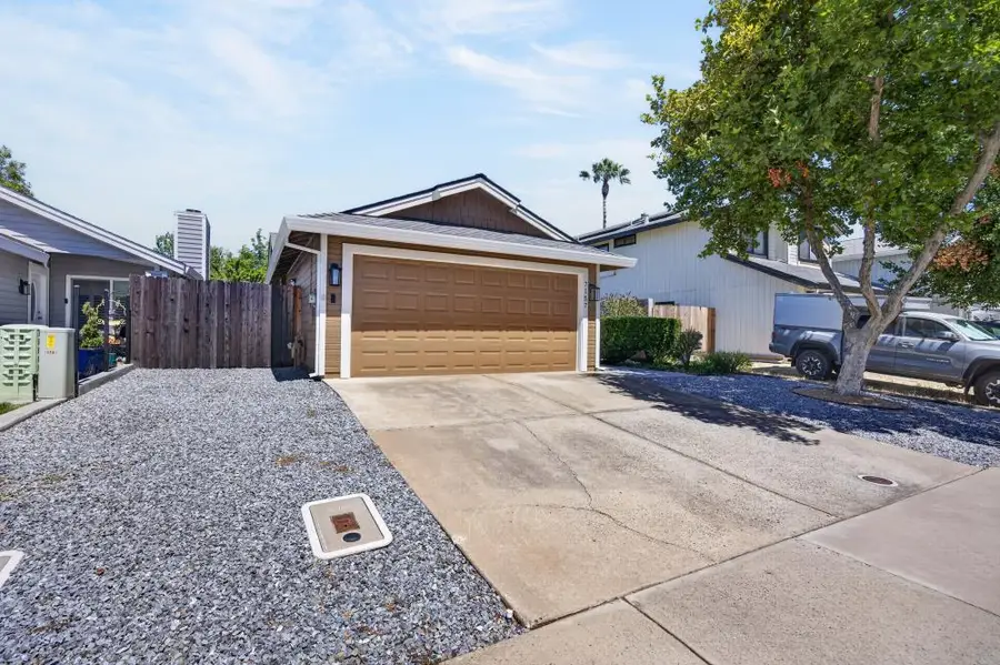7157 Springmont Drive, Elk Grove, CA 95758 - #2