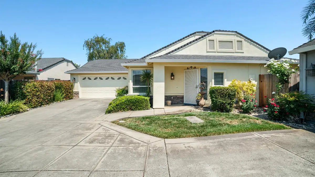 596 Village Drive, Galt, CA 95632 - #1
